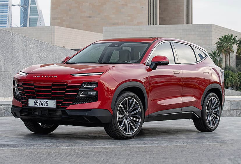 توفر سيارات SUV مزيجًا من المساحة الرحبة، وارتفاع السيارة عن الأرض، ومستويات الراحة التي تناسب الاستخدام اليومي والرحلات الطويلة،
