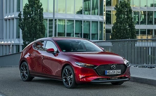 ٍ سياره  مازدا احمر