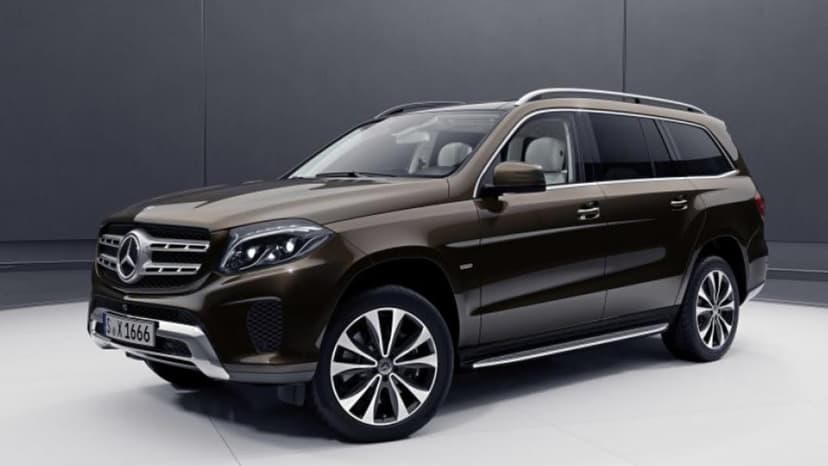 مرسيدس-سياره-سوداء-حائط