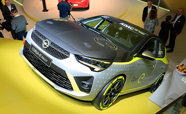 سياره كورسا الكهربائيه