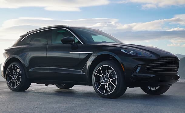استون مارتن DBX الجديدة من فئة SUV في مصر  
