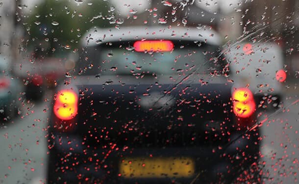 سياره-مطر-طقس