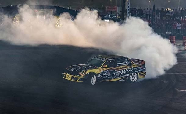 سيارات-ريد-بول-دخان-بطولة-مصر