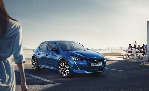 سياره-بيجو-208-شارع-سيده