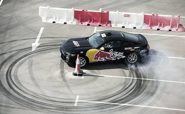 دريفت فورد موستانج - ريد بل