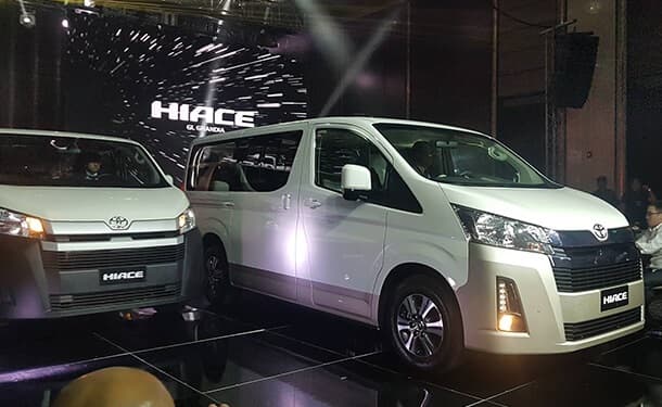 سيارات-تويوتا-ميكروباصات