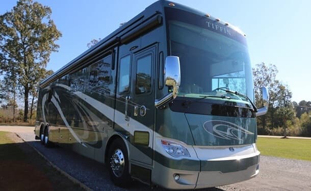 تيفين أليجرو أفخم أتوبيس في العالم