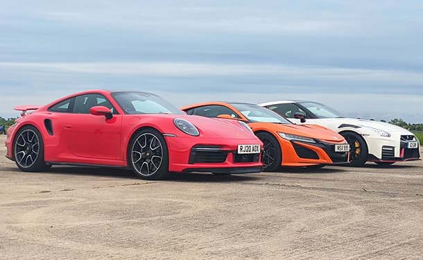 هوندا وبورشه 911 تربو ونيسان GT-R