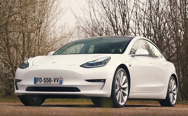 تسلا موديل 3 الكهرببائية