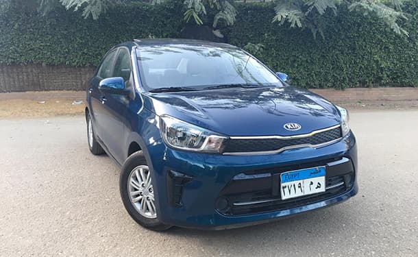 كيا بيجاس زرقاء اللون