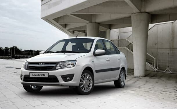 سياره-لادا-2019-بيضا