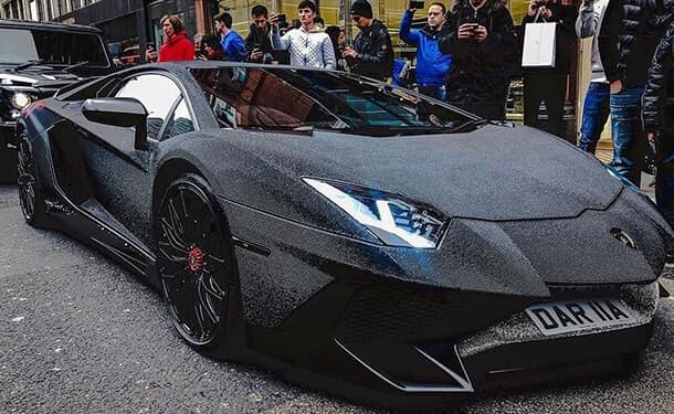 لامبورجيني مغطاة بقطع من الكريستال