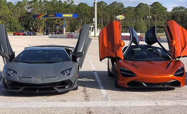 سيارة لامبورجيني في سباق سحب مع سيارة مكلارين