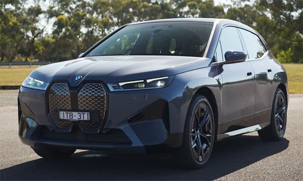شاهد: تجربة قيادة لموديل 2023 من BMW iX الكهربائية