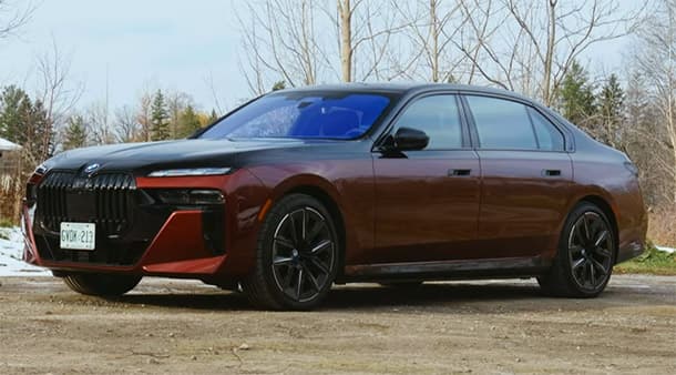 شاهد: تجربة قيادة لموديل 2023 من BMW i7 الكهربائية من الفئة السابعة