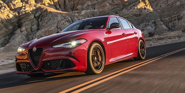ألفا روميو تحتفل بالذكرى السنوية لـ Quadrifoglio وAutodelta بالكشف عن شعارين جديدين
