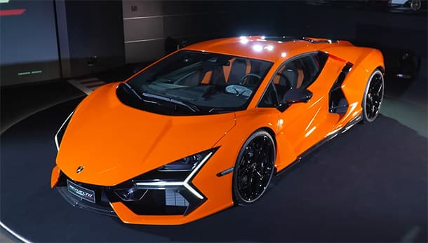 شاهد: مميزات ومواصفات لامبورجيني ريفويلتو الخارقة.. البديل القادم لأفنتادور الشهيرة