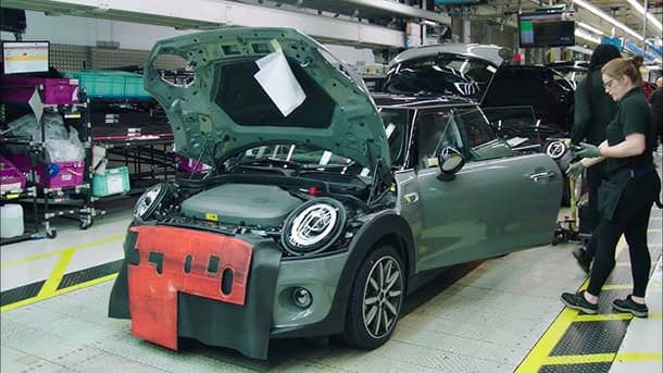 شاهد: كيفية صناعة وتجميع سيارات MINI الرياضية