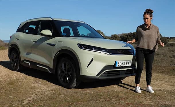 شاهد: تجربة قيادة أتو 2 الكهربائية من بي واي دي الصينية