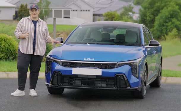 شاهد: تجربة قيادة موديل 2025 من كيا K4 سيدان