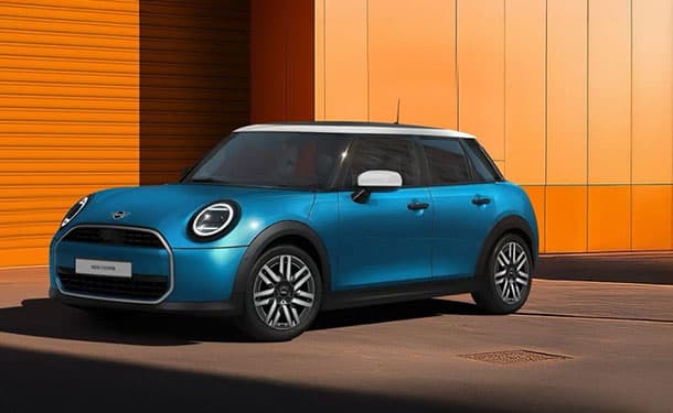إطلاق MINI Cooper خماسية الأبواب الجديدة في السوق المصري
