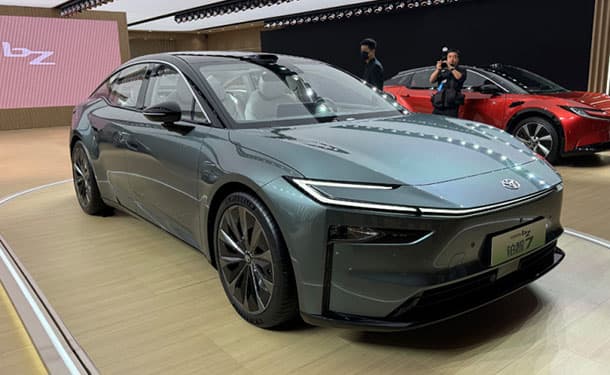 شنغهاي 2025: تويوتا تكشف عن bZ7 الكهربائية المزودة بتكنولوجيا من هواوي