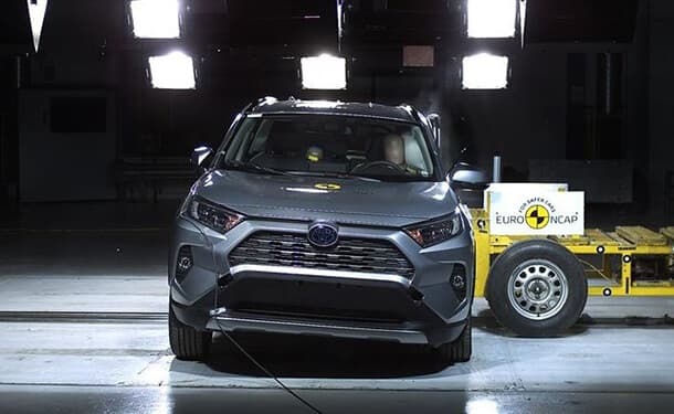 اختبار تويوتا RAV4 في اختبارات الأمان الأوروبية