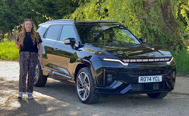 شاهد: تجربة قيادة سيارة أكشيون من كيه جي ام الكورية