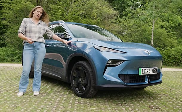 شاهد: تجربة قيادة ام جي S5 الكهربائية