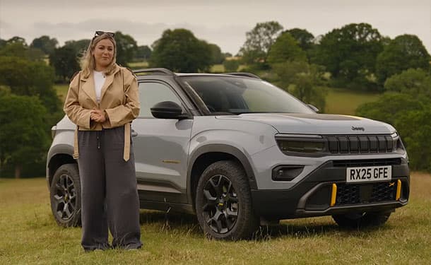 شاهد: تجربة قيادة لموديل 2025 من جيب أفنجر الهجينة