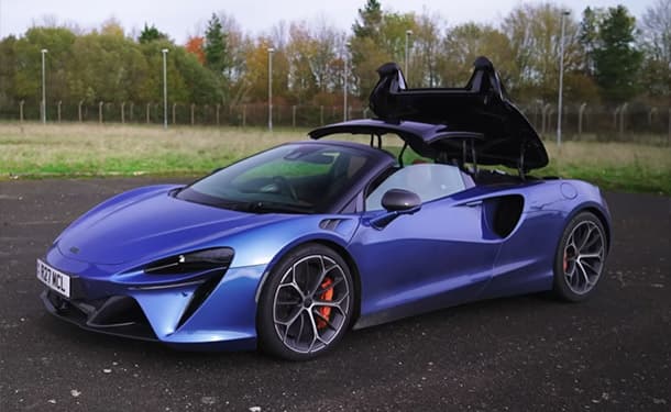 شاهد: تجربة قيادة مكلارين أرتورا الرياضية الهجينة