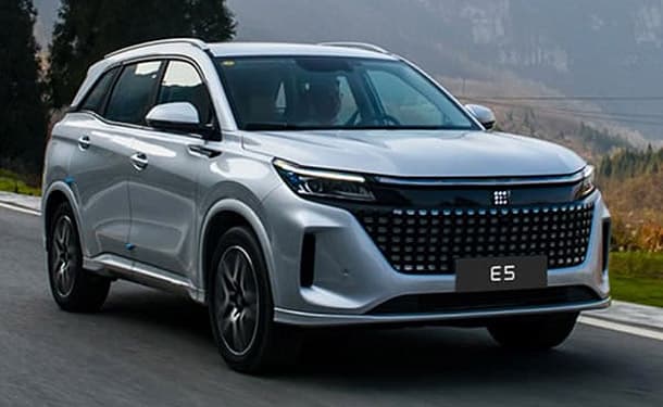 إطلاق DFSK E5 الجديدة ذات المدى الممتد في مصر