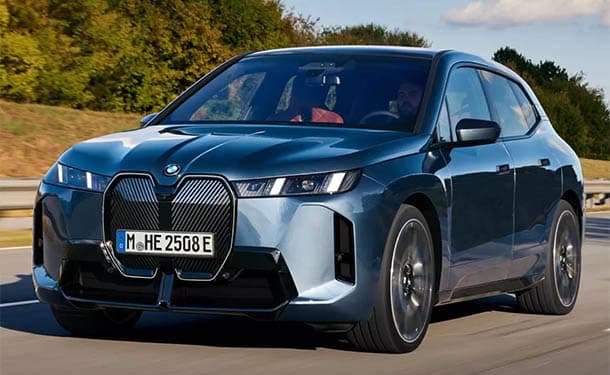 تقديم BMW iX الكهربائية بشكلها الجديد في مصر