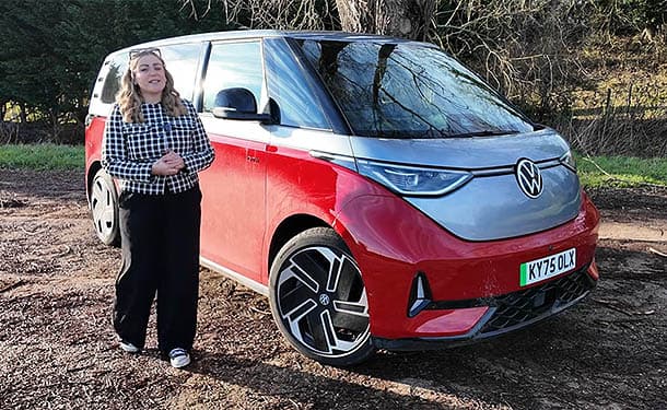 شاهد: تجربة قيادة أقوى فئة من فولكس فاجن ID.Buzz الكهربائية