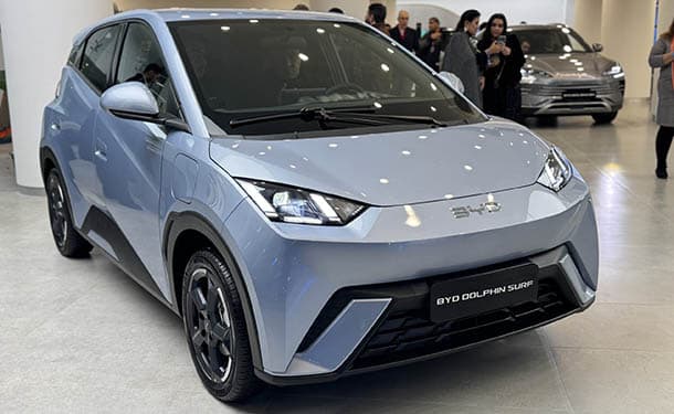 إطلاق بي واي دي دولفين سيرف الكهربائية الصغيرة في مصر