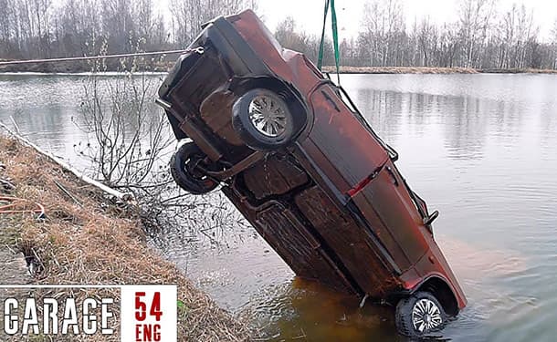 سياره-تغرق-اشجار-بحر