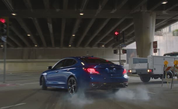 جينيسيس G70 في استعراض خطر