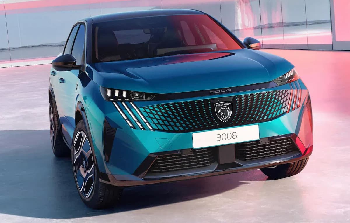 تخطو بيجو بجيلها الثالث من 3008 خطوة واثقة داخل فئة سيارات SUV المدمجة، لتقدم سيارة لا تكتفي بمجاراة المنافسين