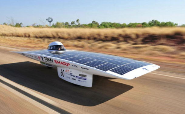 الإمارات تستضيف أول بطولة سباقات للسيارات الشمسية في تاريخها