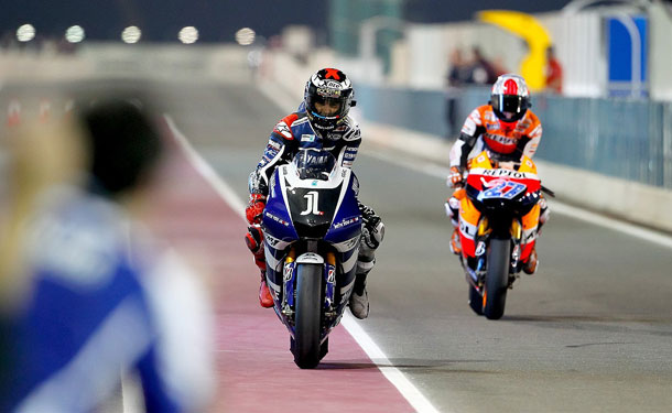 إصابة ستونر تهدي الفوز إلي الأسباني لورينزو في أول سباق لـMotoGP 2012 في قطر