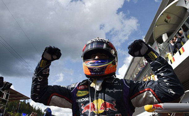 بالصور: دانيل ريكاردو يفوز بسباق الجائزة الكبرى ببلجيكا