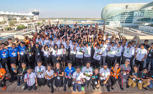 طلاب المدارس في الإمارات يتنافسون على لقب مسابقة الفورمولا1 في المدارس