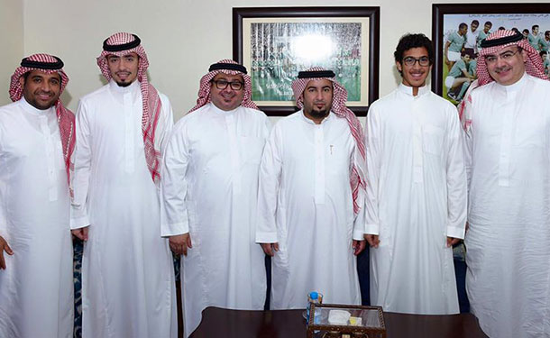 الأهلي السعودي أول نادي يحصل على رخصة لتأسيس فريق لسباقات السيارات