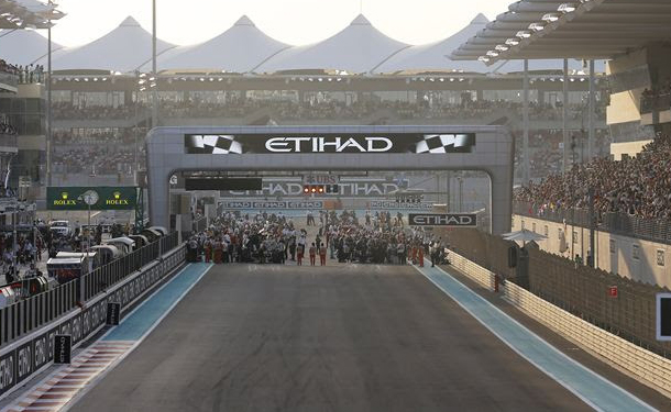أبوظبي تتحضر لعطلة أسبوع حافلة بإثارة سباق السيارات والأنشطة الترفيهية خلال سباق جائزة الاتحاد للطيران الكبرى للفورمولا 1 لعام 2015
