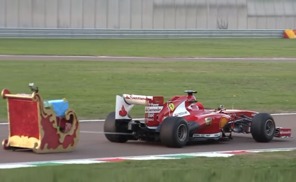 شاهد: سانتا كلوز يقود سيارة فريق فيرارى لفورمولا 1
