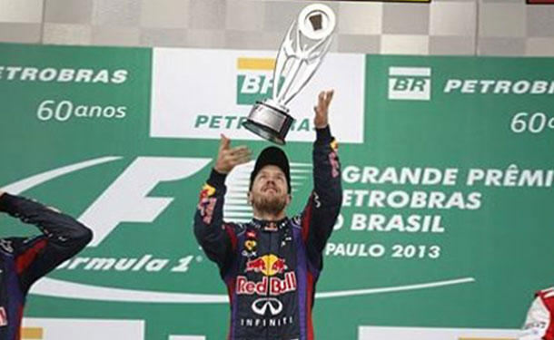 سباستيان فيتل يفوز بأخر جولة من  فورمولا 1 2013 ويحتفل باللقب بتحطيم عدة أرقام قياسية