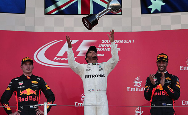 هاملتون يعزز صدارته هذا الموسم بفوزه بسباق الجائزة الكبرى الياباني