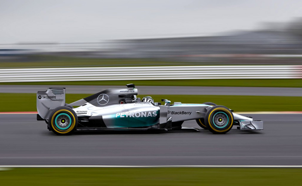 بالصور: W05 سيارة فريق مرسيدس-بنز AMG لفورمولا 1 2014