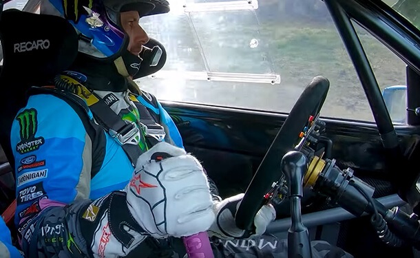 كين بلوك يقدم صورة واقعية لكيفية قيادة السيارات في سباقات الرالي الاحترافية