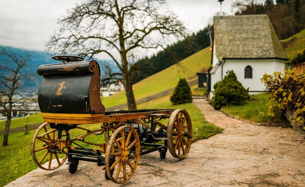  أول سيارة كهربائية من بورشه في التاريخ 